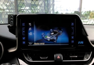 Toyota C-HR I Crossover 1.8 Hybrid 122KM 2018 Toyota C-HR CHR 1.8 Hybrid Prestige Kamera cofania Toyota Mikolajczak, zdjęcie 17