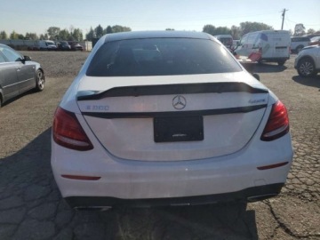 Mercedes Klasa E W213 2019 Mercedes-Benz Klasa E 2019 MERCEDES-BENZ E 300 4MATIC 2.0 Benzyna 255KM, zdjęcie 6