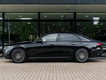 Mercedes Klasa E W214 Sedan 2.0 220d 197KM 2025 E Klasa 220 d 4-Matic AMG 2.0 (197KM) 2025, zdjęcie 4