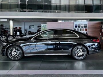 Mercedes Klasa E W214 Sedan 2.0 220d 197KM 2025 E Klasa 220 d 4-Matic AMG 2.0 (197KM) 2025, zdjęcie 1