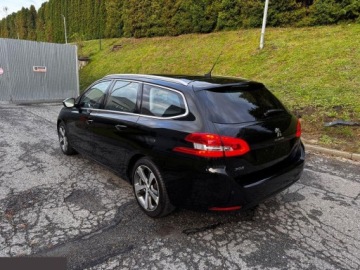 Peugeot 308 II SW Facelifting 1.2 PureTech 130KM 2018 Peugeot 308 1.2 130KM e-THP Stop &amp; Start Allure 2018r, zdjęcie 36