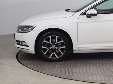Volkswagen Passat B8 Variant 1.8 TSI BlueMotion Technology 180KM 2017 VW Passat 1.8 TSI, Salon Polska, Automat, Navi, zdjęcie 14