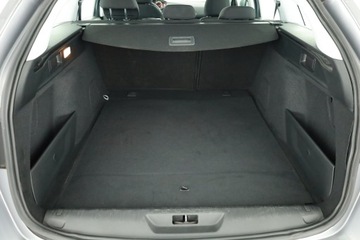 Peugeot 308 II SW Facelifting 1.2 PureTech 110KM 2019 Peugeot 308 1.2 PureTech, Klima, Tempomat, zdjęcie 10