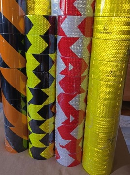 СВЕТООТРАЖАЮЩАЯ САМОКЛЕЯЩАЯСЯ ПРЕДУПРЕЖДАЮЩАЯ ЛЕНТА 5 м белая контурная нашивка