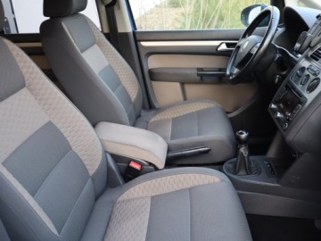 Volkswagen Touran I 2.0 TDI 170KM 2009 VW Touran 2.0 TDI, 167 KM, Navi, Klima, Tempomat, zdjęcie 8