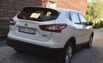Nissan Qashqai II Crossover 1.6 dCi 130KM 2014 Nissan Qashqai Nissan Qashqai 1.6 DCi Tekna Biala Perla Zakup z Domu, zdjęcie 4