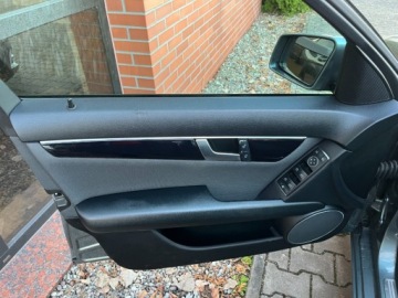 Mercedes Klasa C W204 Kombi T204 2.2 200 CDI BlueEFFICIENCY 136KM 2011 Mercedes-Benz Klasa C 2.2 diesel 136KM 6 biegow zarej w PL zadbany mo, zdjęcie 20