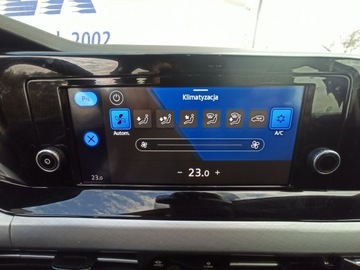 Volkswagen Golf VIII Hatchback 1.5 TSI EVO 130KM 2021 Volkswagen Golf Comfort Line, salon Polska, zdjęcie 17