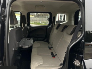 Ford Tourneo Courier I Mikrovan 1.0 EcoBoost 100KM 2014 Ford Tourneo Courier 1.0 EcoBoost Titanium 100KM 2014r, zdjęcie 26