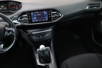 Peugeot 308 II SW Facelifting 1.5 BlueHDI 130KM 2019 Peugeot 308 1.5 BlueHDi, Salon Polska, zdjęcie 7