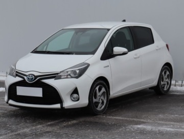 Toyota Yaris III Hatchback 5d Facelifting Hybrid 100KM 2016 Toyota Yaris 1.5 Hybrid, Serwis ASO, Automat, zdjęcie 1