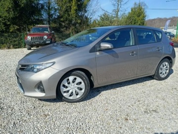 Toyota Auris II Hatchback 5d Dual VVT-i 100 99KM 2013 Toyota Auris Bezwypadkowa, tylko 17000 km, zdjęcie 1