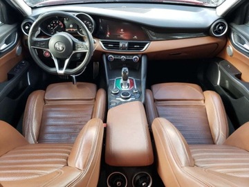 Alfa Romeo Giulia II Sedan 2.0 TBi 280KM 2017 Alfa Romeo Giulia Ti Q4 2017 2.0l 2.0 Benzyna 280KM, zdjęcie 8