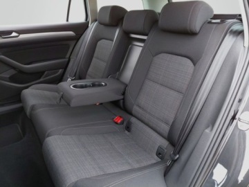 Volkswagen Passat B8 Variant Facelifting 1.5 TSI EVO 150KM 2021 Volkswagen Passat Variant 1.5TSI 150KM Business DSG SalonPL SerwisASO Acc, zdjęcie 9