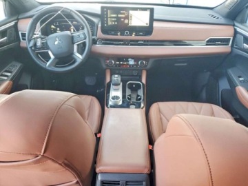 Mitsubishi Outlander IV 2025 Mitsubishi Outlander SEL 2025 2.5 Benzyna 181KM, zdjęcie 8