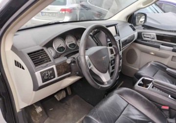 Chrysler Grand Voyager 2.8 CRD 163KM 2010 Chrysler Grand Voyager 2010r, 2.8 DIESEL. AUTOMAT. Uszkodzony tyl. Jezdzi, zdjęcie 6