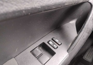 Toyota Corolla XII Sedan 1.6 Valvematic Dual VVT-i 132KM 2019 Toyota Corolla 2019r, 1.6 Benzyna. Uszkodzone boki. Jezdzi. 1.6 Benzyna, zdjęcie 9