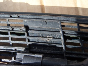 MASKA MŘÍŽKA 2038800483 MERCEDES C W203 KOMBI 2,2 CDI