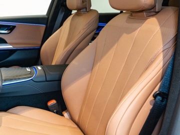 Mercedes Klasa E W214 Sedan 2.0 200 204KM 2024 MERCEDES-BENZ E Klasa 200 AMG Sedan 2.0 (204KM) 2024, zdjęcie 4