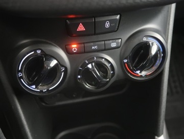 Peugeot 2008 I SUV Facelifting 1.2 PureTech 82KM 2017 Peugeot 2008 1.2 PureTech, Salon Polska, zdjęcie 11