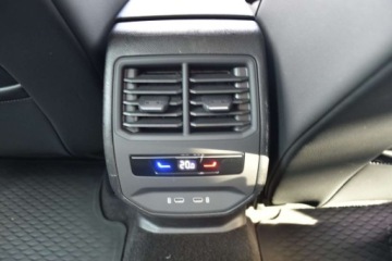 Cupra Leon II Hatchback 1.5 TSI 150KM 2023 Cupra Leon SalonPL 150KM TSI Pakiet ZimowySchowkow BeatsAudio Podgrz.Fotel, zdjęcie 28