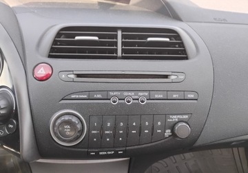 Honda Civic VIII 2008 Honda Civic 2008r, 1.4 Benzyna. Uszkodzony lewy tyl. Jezdzi 1.4 Benzyna, zdjęcie 13