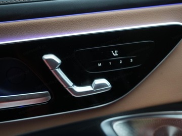 Mercedes CLE Coupe 2.0 300 258KM 2025 MERCEDES-BENZ CLE 300 4-Matic AMG Line 2.0 (258KM) 2025, zdjęcie 9