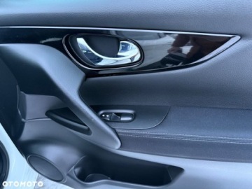 Nissan Qashqai II Crossover 1.2 DIG-T 115KM 2015 Nissan Qashqai Nissan Qashqai 1.2 DIG-T N-Vision 1.2 Benzyna 115KM, zdjęcie 24