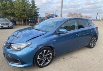 Toyota Auris II Hatchback 5d Facelifting 1.8 Hybrid 136KM 2015 Toyota Auris 1.8 VVT-i Hybrid 2015r po liftingu navi kamera 1.8 Hybryda, zdjęcie 3