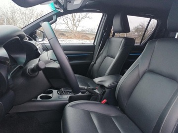 Toyota Hilux VIII Podwójna kabina Facelifting 2.8 D-4D 204KM 2023 Toyota Hilux 2.8 D-4D Double Cab Invincible Sport, zdjęcie 12