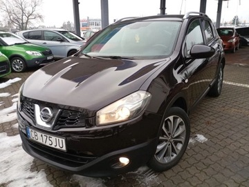 Nissan Qashqai I Crossover 2.0 dCi 150KM 2010 Nissan Qashqai 2.0 dCi PANORAMA dach piekna CZARNA perla 2.0 Diesel 150KM