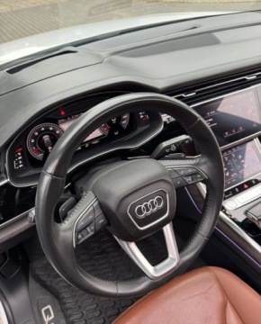 Audi Q8 SUV 3.0 55 TFSI 340KM 2019 Audi Q8 3.0 benz 340 ps ,niski pot przebieg 3.0 Benzyna 340KM, zdjęcie 13