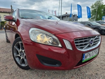 Toyota Auris I Hatchback 5d Facelifting 1.8 HSD 136KM 2011 Volvo V60 I 2.0 163 KM jasne skóry szyberdach alufelgi gwarancja, zdjęcie 3