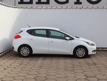 Kia Ceed II Hatchback 5d Facelifting 1.4 CRDi 90KM 2015 Kia Ceed 1.4 CRDi, Klima, zdjęcie 5