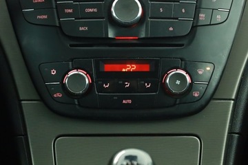 Opel Insignia I Sports Tourer 2.0 CDTI ECOTEC 160KM 2011 Opel Insignia 2.0 CDTI, Salon Polska, Xenon, zdjęcie 9