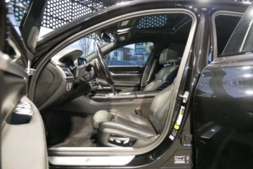 BMW Seria 7 G11-G12 Sedan 750i 450KM 2018 BMW Seria 7 Pneumat M Pakiet HeadUp Radar Dociagi Masaz Wentyl Harman Bezwp, zdjęcie 7