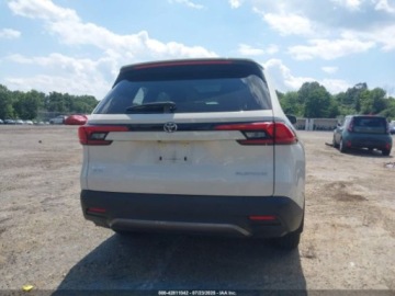 Toyota 2024 Toyota Grand Highlander Platinum 2024 2.4l 2.4 Benzyna 265KM, zdjęcie 4