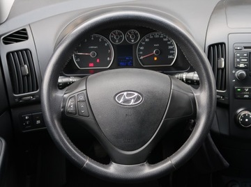 Hyundai i30 I CW Facelifting 1.4 DOHC 109KM 2011 Hyundai i30 1.4 CVVT, Klima, zdjęcie 12