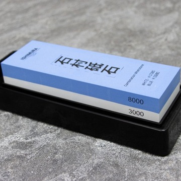 Ishimura Двусторонний точильный камень с основанием.