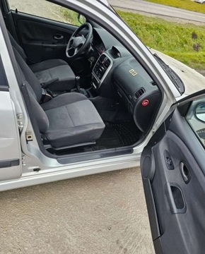 Mitsubishi Carisma Sedan 1.9 DID 102KM 2002 Mitsubishi Carisma Mitsubishi Carisma 1.9 Diesel 102KM, zdjęcie 8