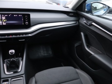 Skoda Octavia IV Liftback 2.0 TDI 150KM 2022 Skoda Octavia 2.0 TDI, Salon Polska, zdjęcie 7