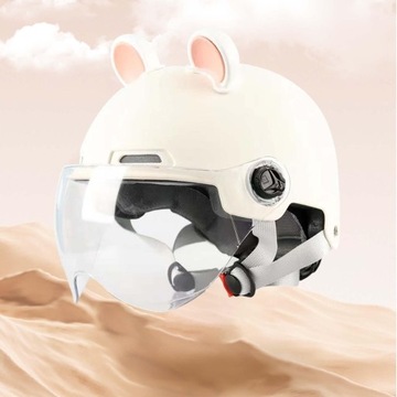 Шлем с открытым лицом, бежевый мотоциклетный шлем.