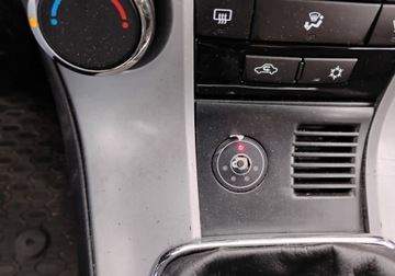 Chevrolet Cruze Sedan 1.8 16V DOHC 141KM 2012 Chevrolet Cruze 2012r, 1.8 Benzyna LPG. Lekko uszkodzony prawy tyl. Jezdz, zdjęcie 15