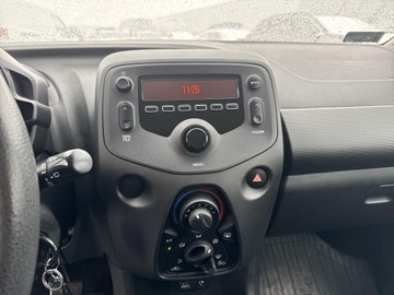 Toyota Aygo II Hatchback 5d 1.0 VVT-i 69KM 2016 Toyota Aygo 1.0 VVT-i X II (2014-) 1.0 VVT-i X, zdjęcie 15