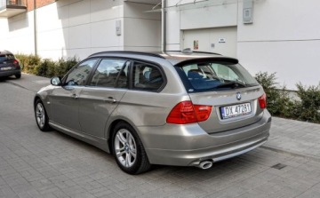 BMW Seria 3 E90-91-92-93 Touring E91 2.0 320d EfficientDynamics 163KM 2012 BMW Seria 3 2,0D 2012 r. Lift iDrive Navi 2.0 Diesel 163KM, zdjęcie 2