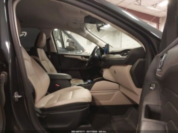 Ford Escape III 2022 Ford Escape Sel Plug-In Hybrid 2022 2.5 Hybryda 165KM, zdjęcie 9