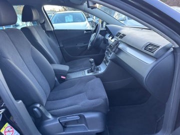 Volkswagen Passat B6 Variant 2.0 TDI-CR DPF 110KM 2010 Volkswagen Passat 2.0 TDI CR/Bogata wersja/HAK/, zdjęcie 26