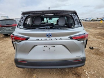 Toyota Sienna III 2021 Toyota Sienna LE 2021 2.5 Hybryda Plug-in 245KM, zdjęcie 2