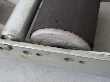 ТЯЖЕЛЫЙ РОЛИК С ТОРМОЗНЫМ РОЛИКОМ ДЛЯ ПОДДОНОВ 160х14см