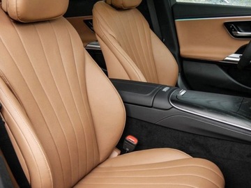 Mercedes Klasa E W214 Sedan 2.0 200 204KM 2025 E Klasa 200 4-Matic AMG 2.0 (204KM) 2025, zdjęcie 4